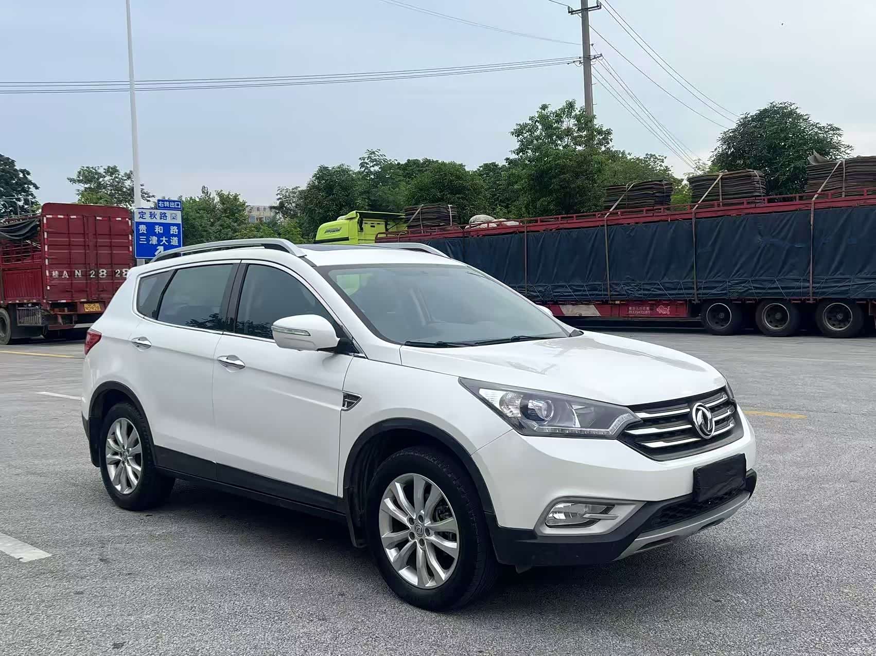 DongFeng AX7, 2015 3