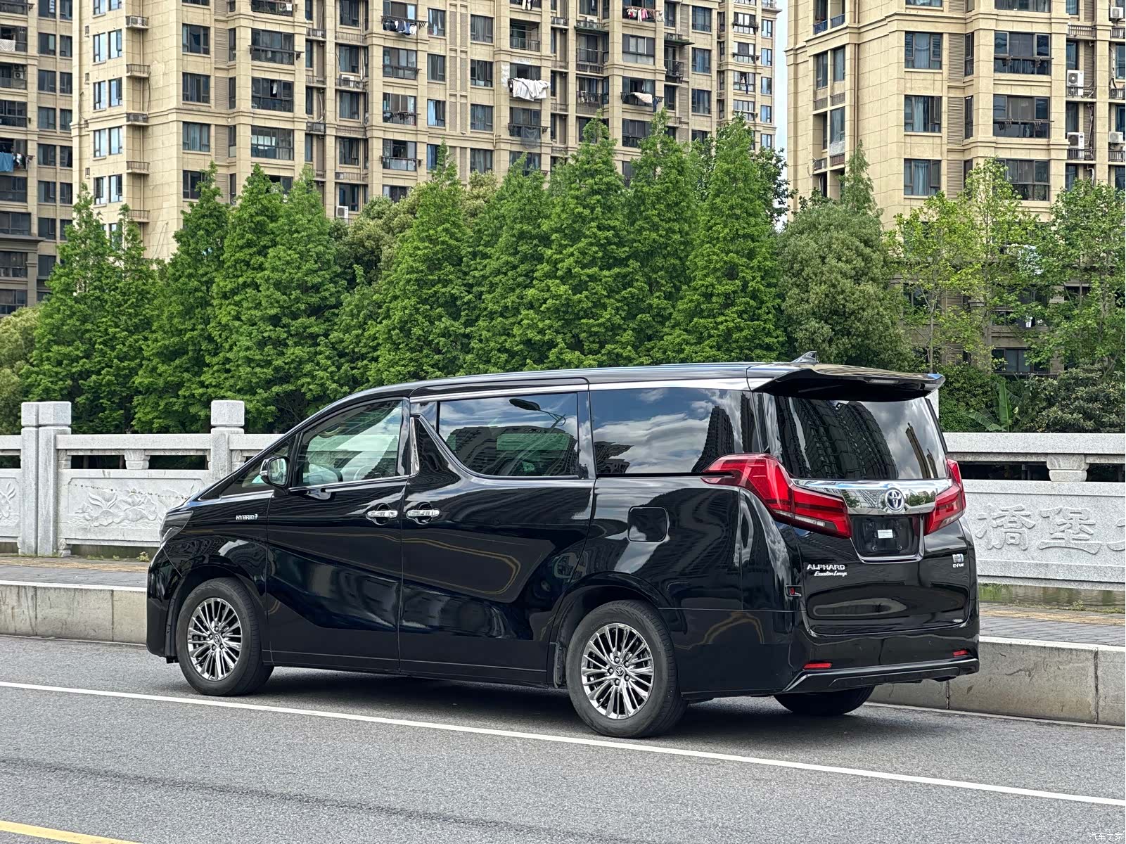 Toyota Alphard, 2022 10