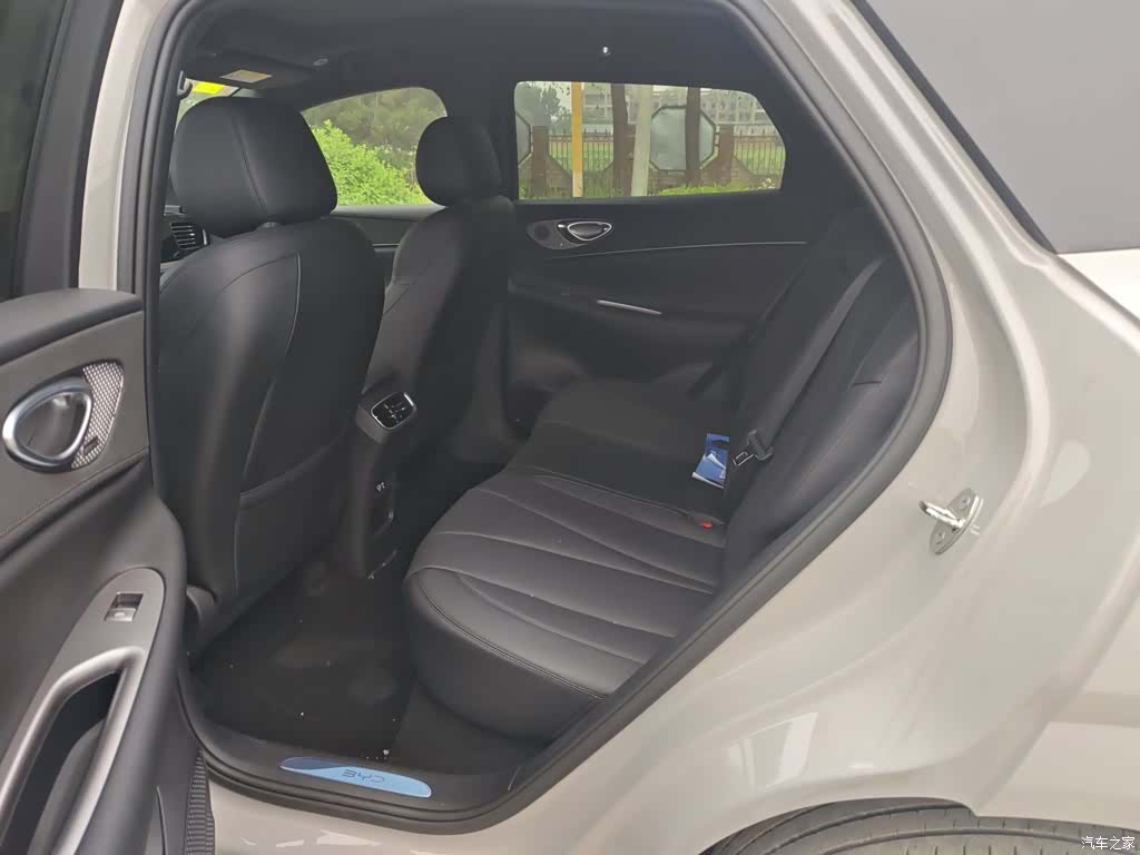 BYD HiAce, 2026 18