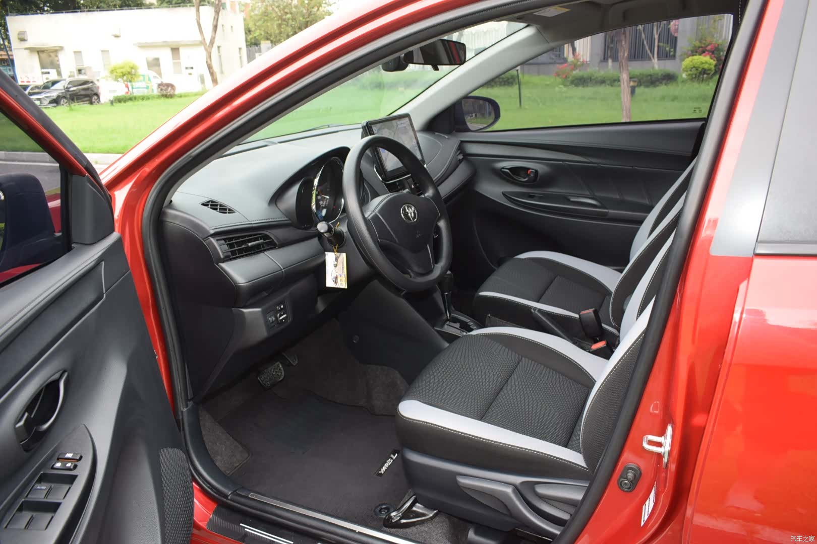 Toyota YARiS L, 2021 11