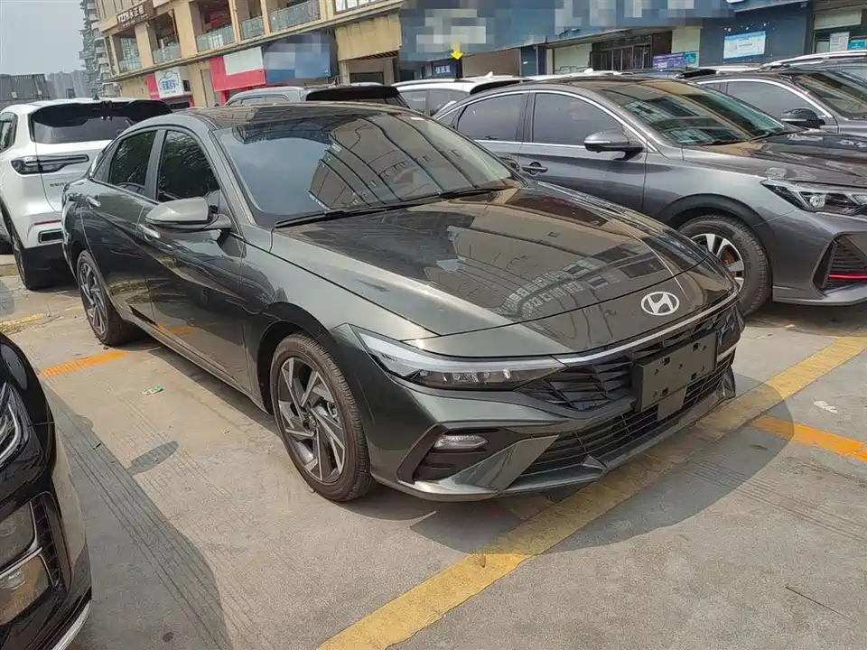 Hyundai Elantra