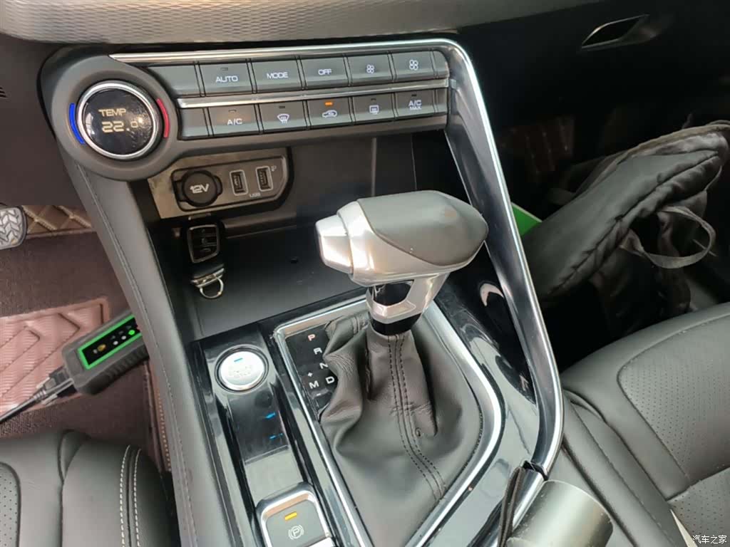 DongFeng AX7, 2018 14