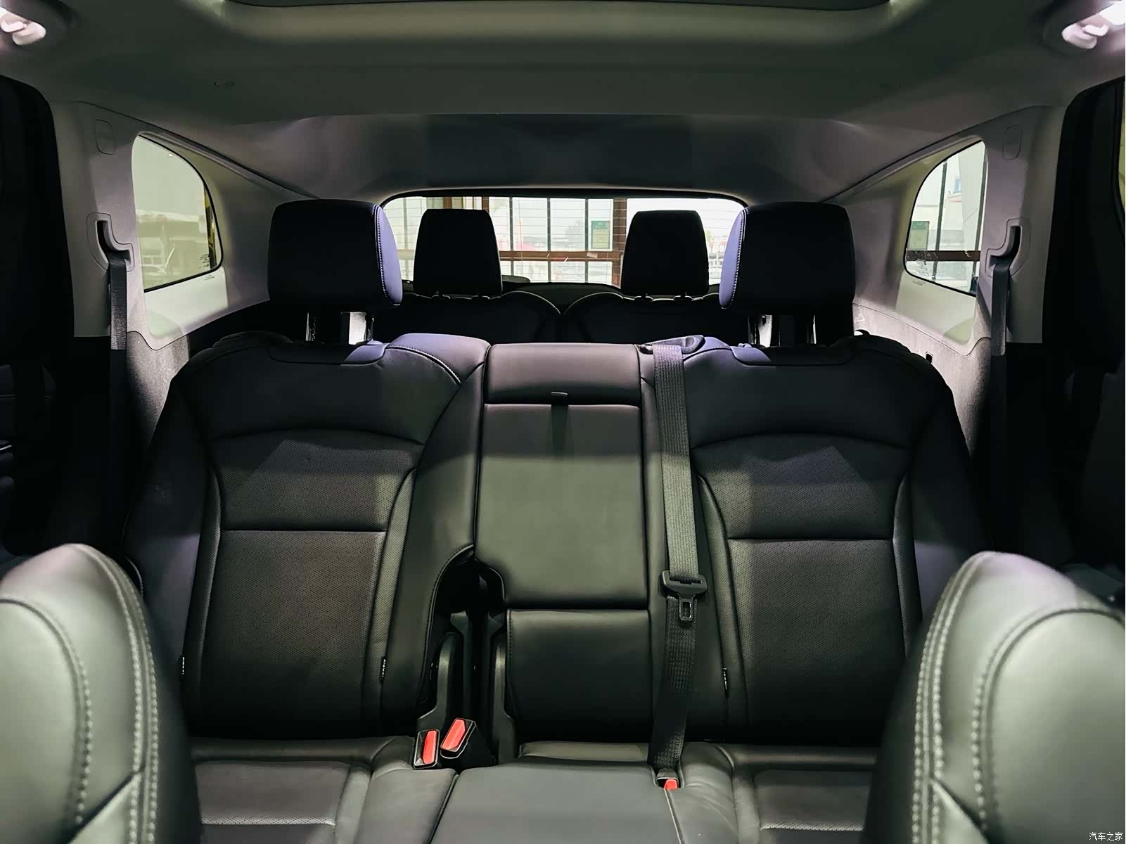 Buick Enclave, 2021 9