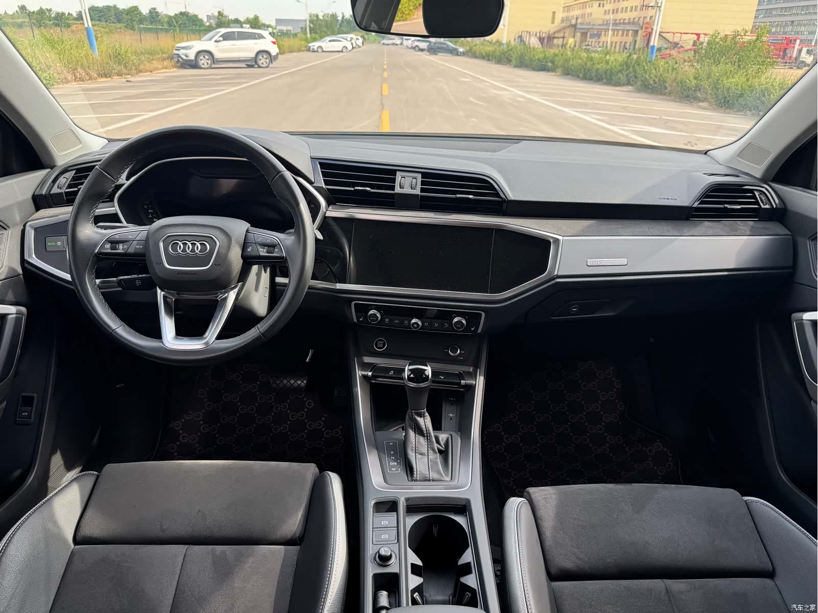 Audi Q3, 2023 6