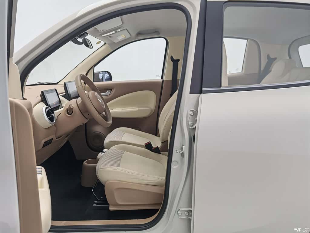 Wuling MINIEV, 2025 10