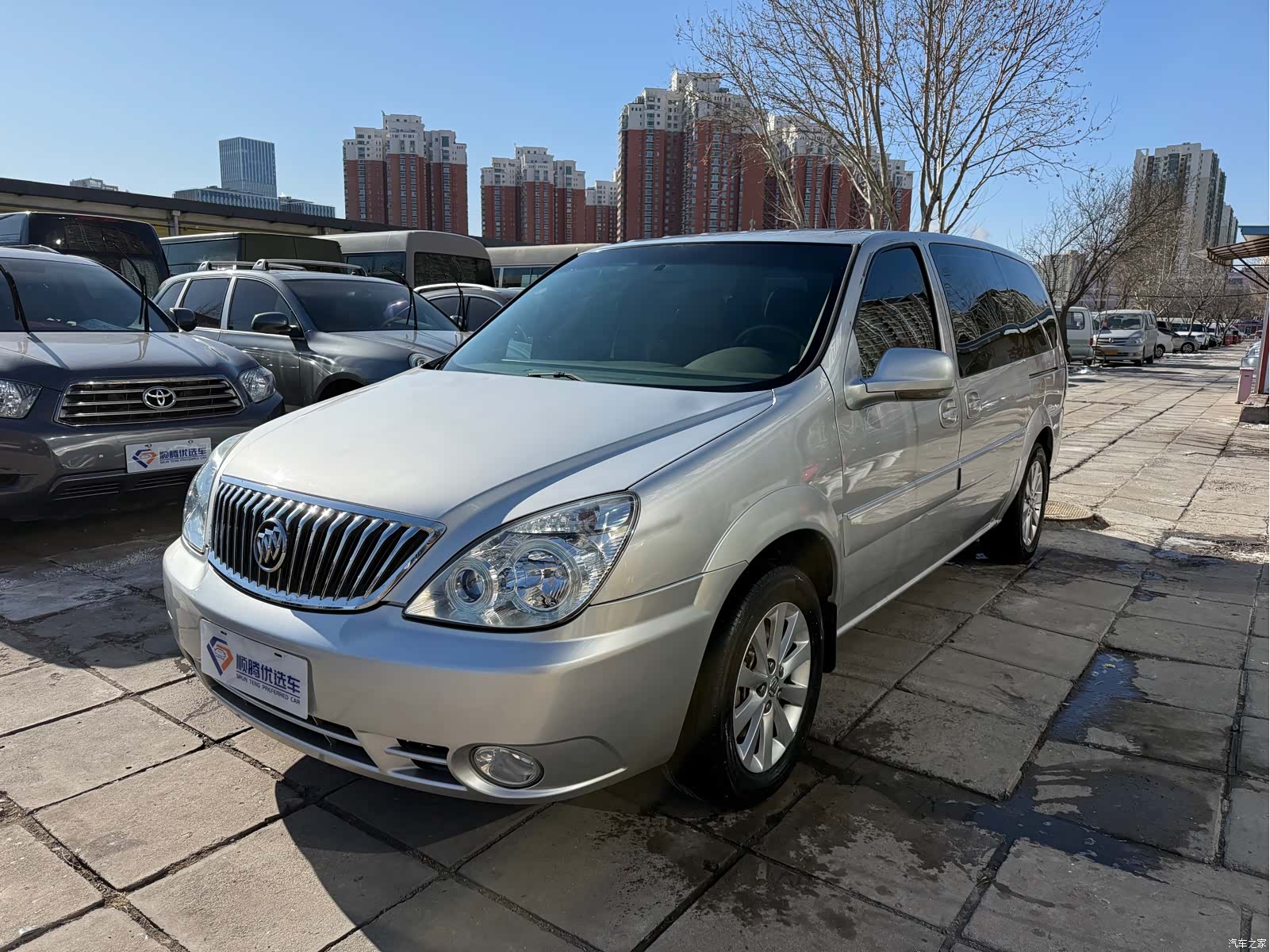 Buick GL8, 2015 1