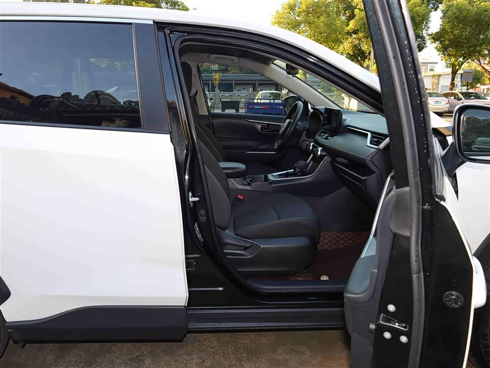 Toyota RAV4 Rongfang