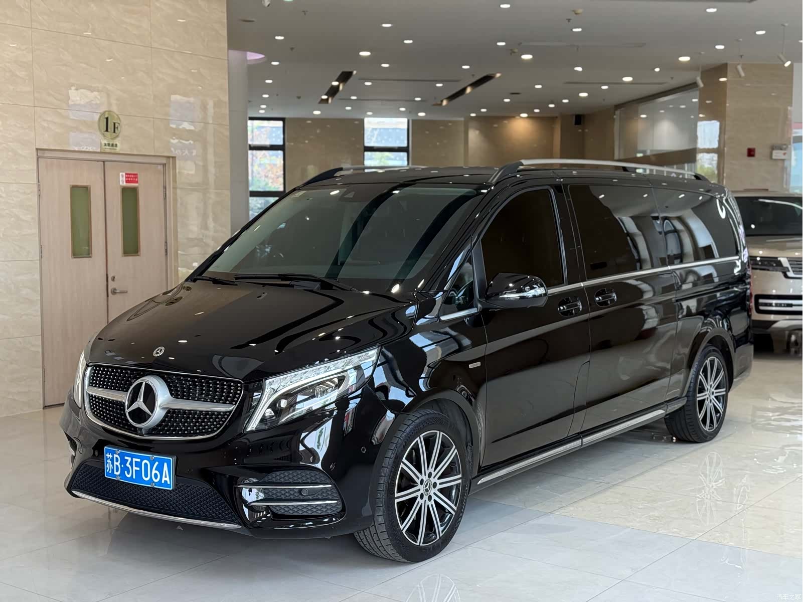 Mercedes-Benz V-Class