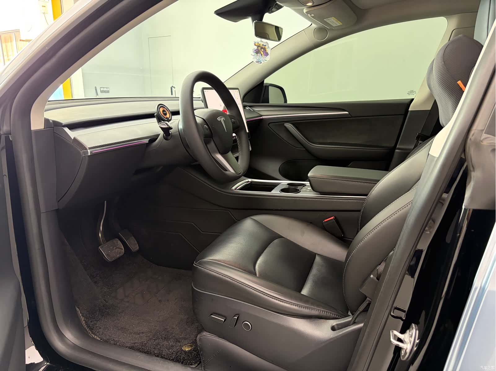 Tesla Model Y, 2023 4