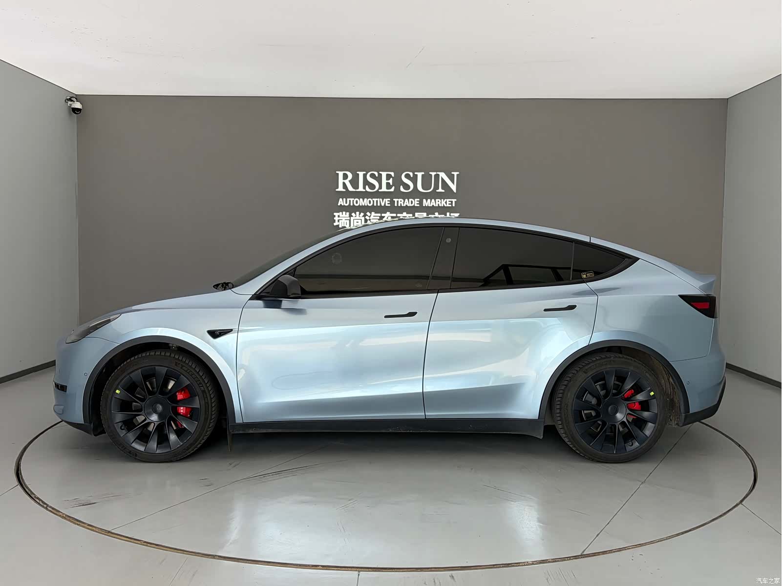 Tesla Model Y, 2023 13