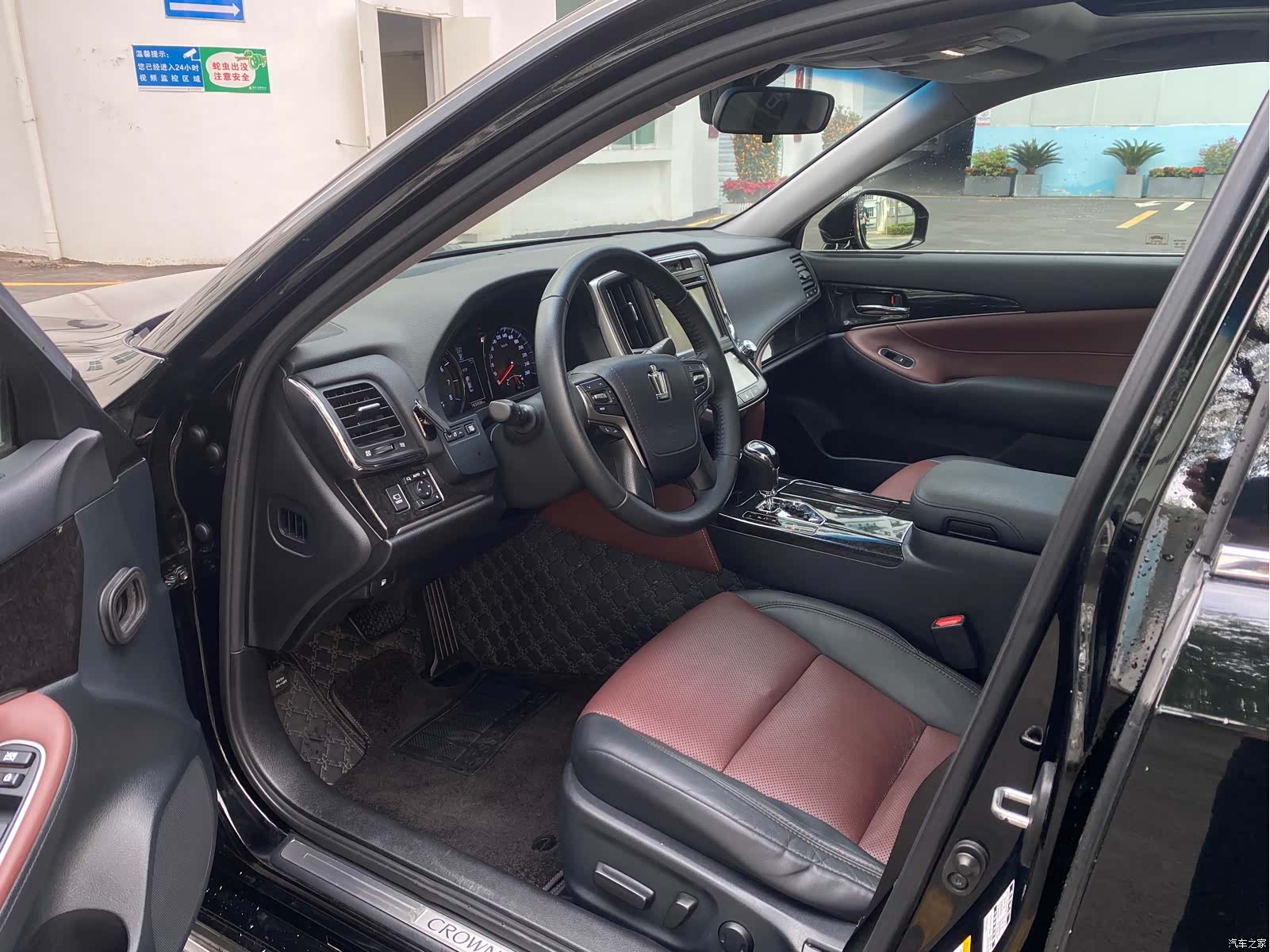 Toyota Crown, 2018 8