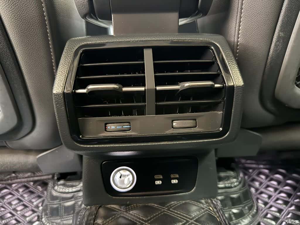 Audi Q3, 2023 19