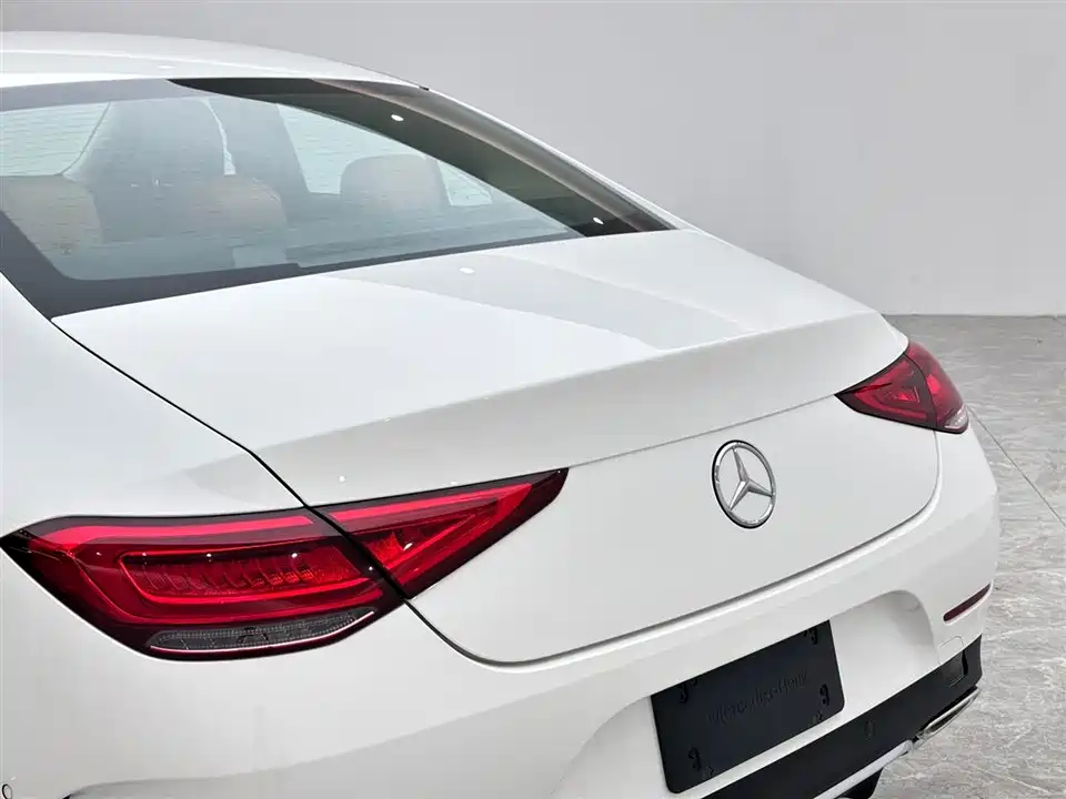 Mercedes-Benz CLS Mercedes-Benz CLS