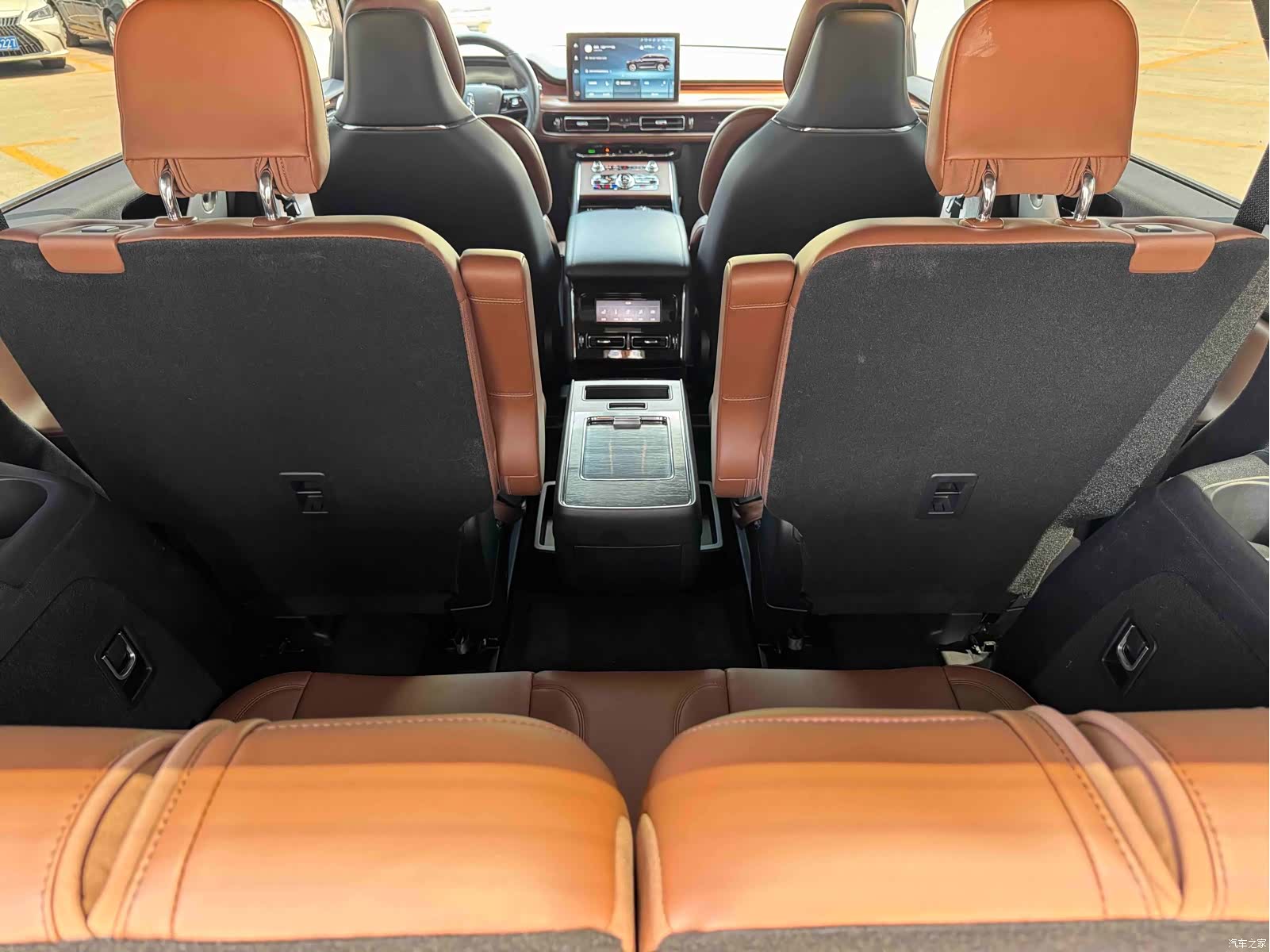 Lincoln Aviator, 2021 19