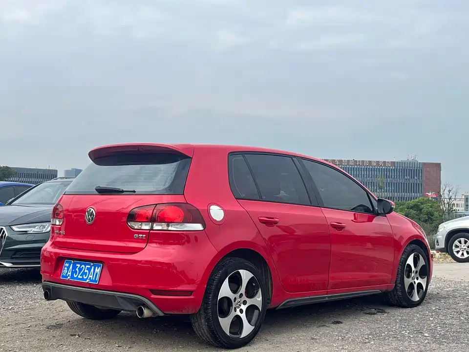 Volkswagen Golf GTI