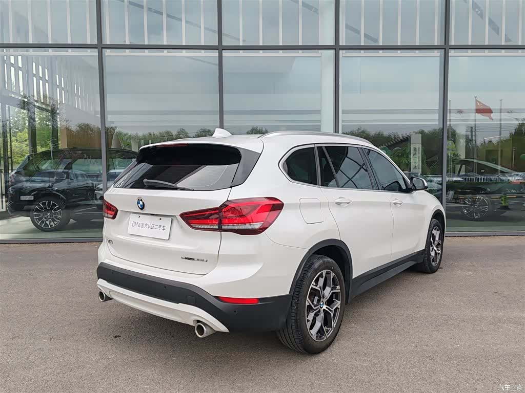 BMW X1, 2022 все фото