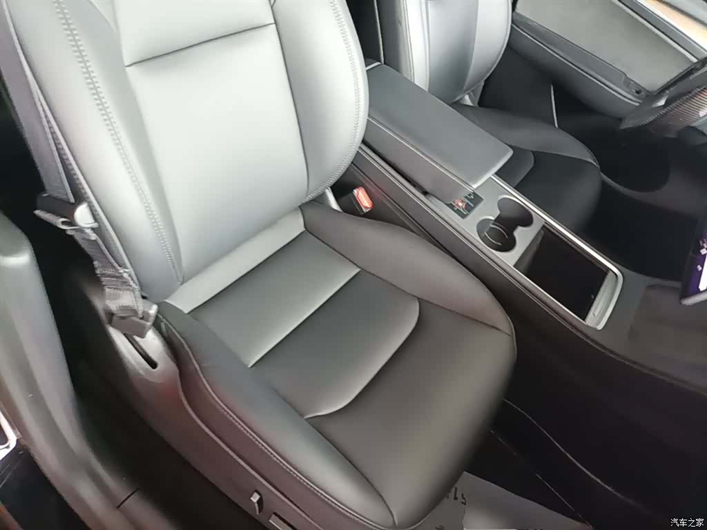 Tesla Model Y, 2021 25