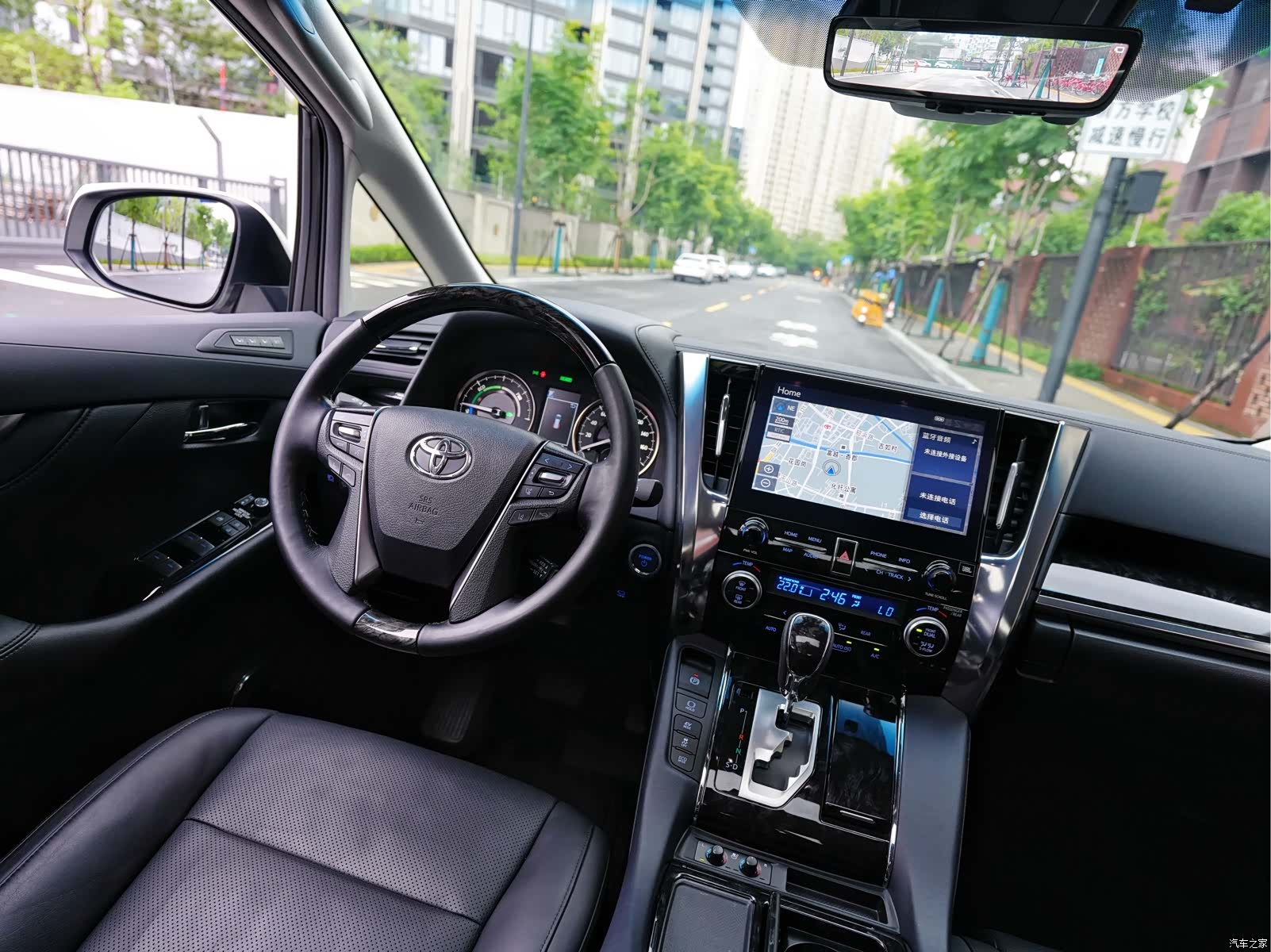 Toyota Vellfire, 2022 6