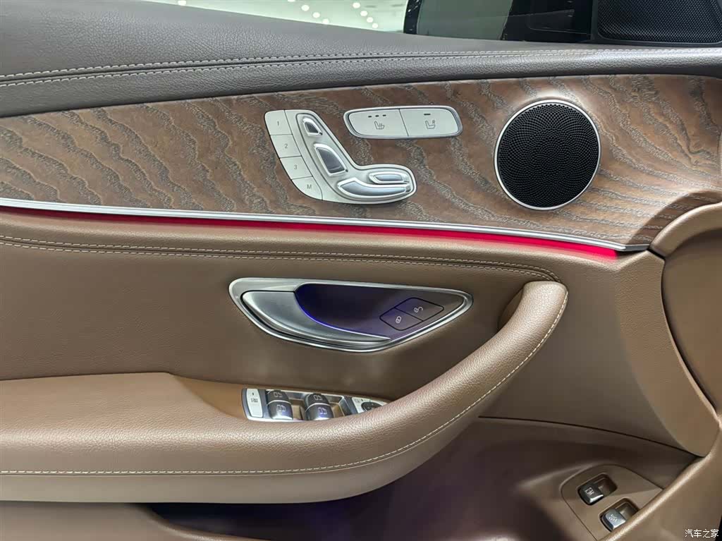 Mercedes-Benz E-Class, 2022 10
