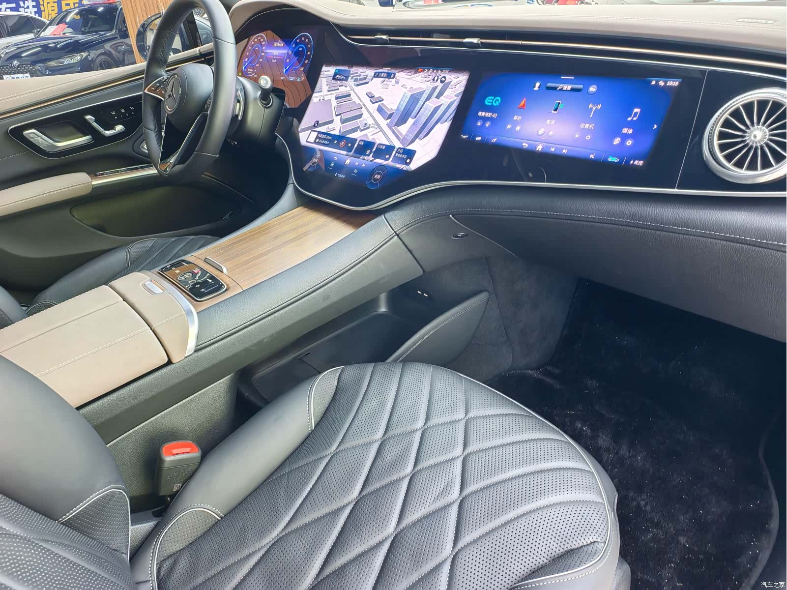Mercedes-Benz EQS, 2024 12