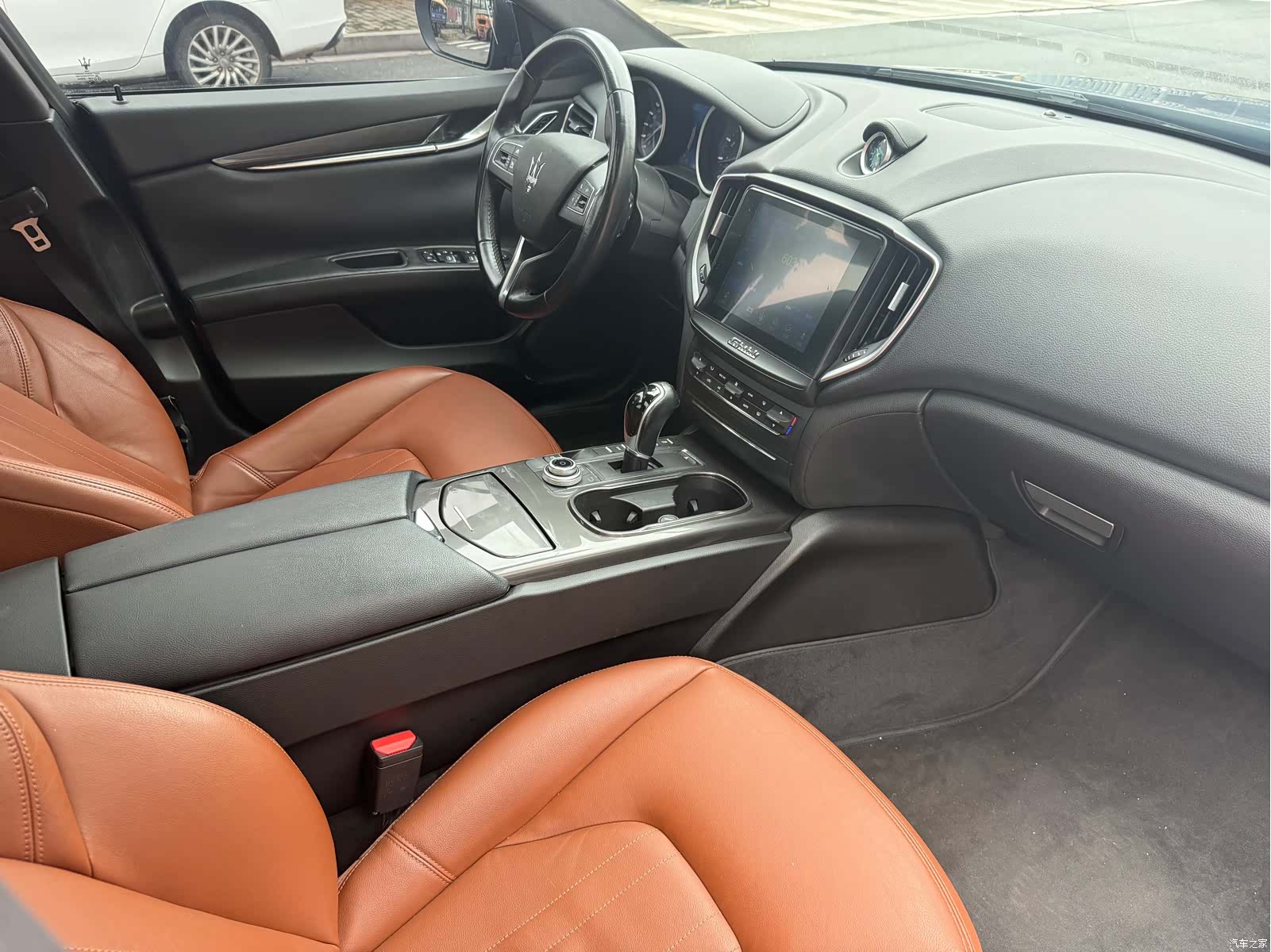 Maserati Ghibli, 2018 11