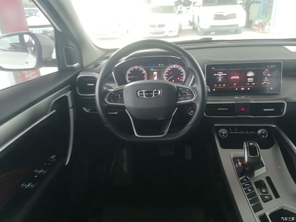 Geely Coolray, 2021 11