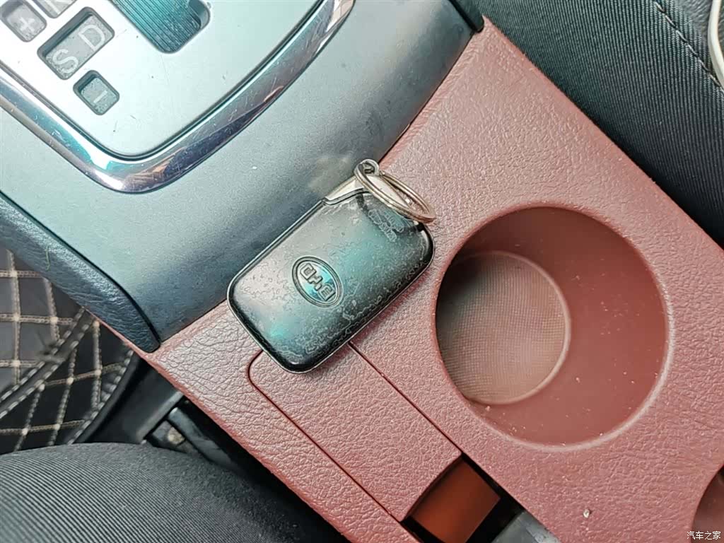 BYD L3, 2015 9