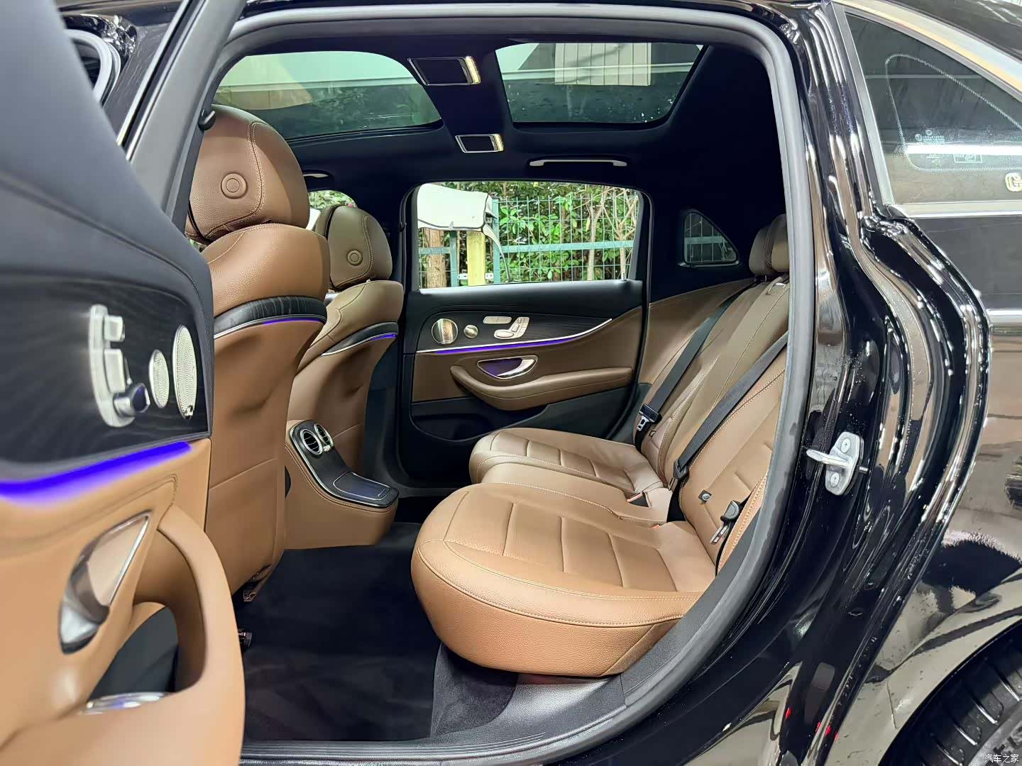 Mercedes-Benz E-Class, 2022 15