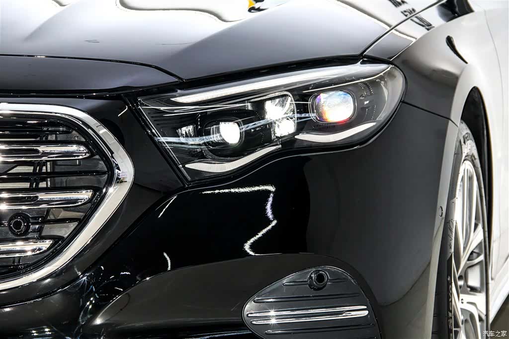 Mercedes-Benz E-Class, 2025 10