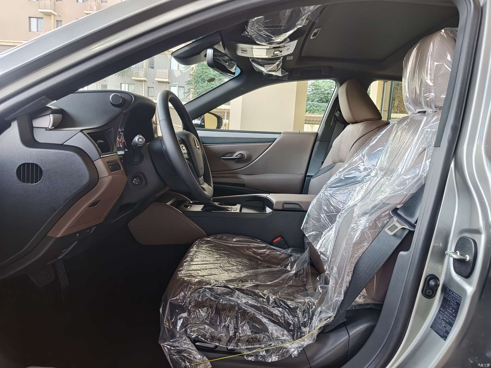 Lexus ES, 2026 11