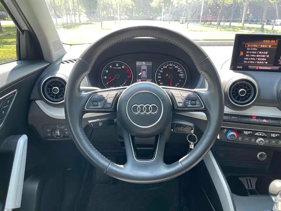Audi Q2L