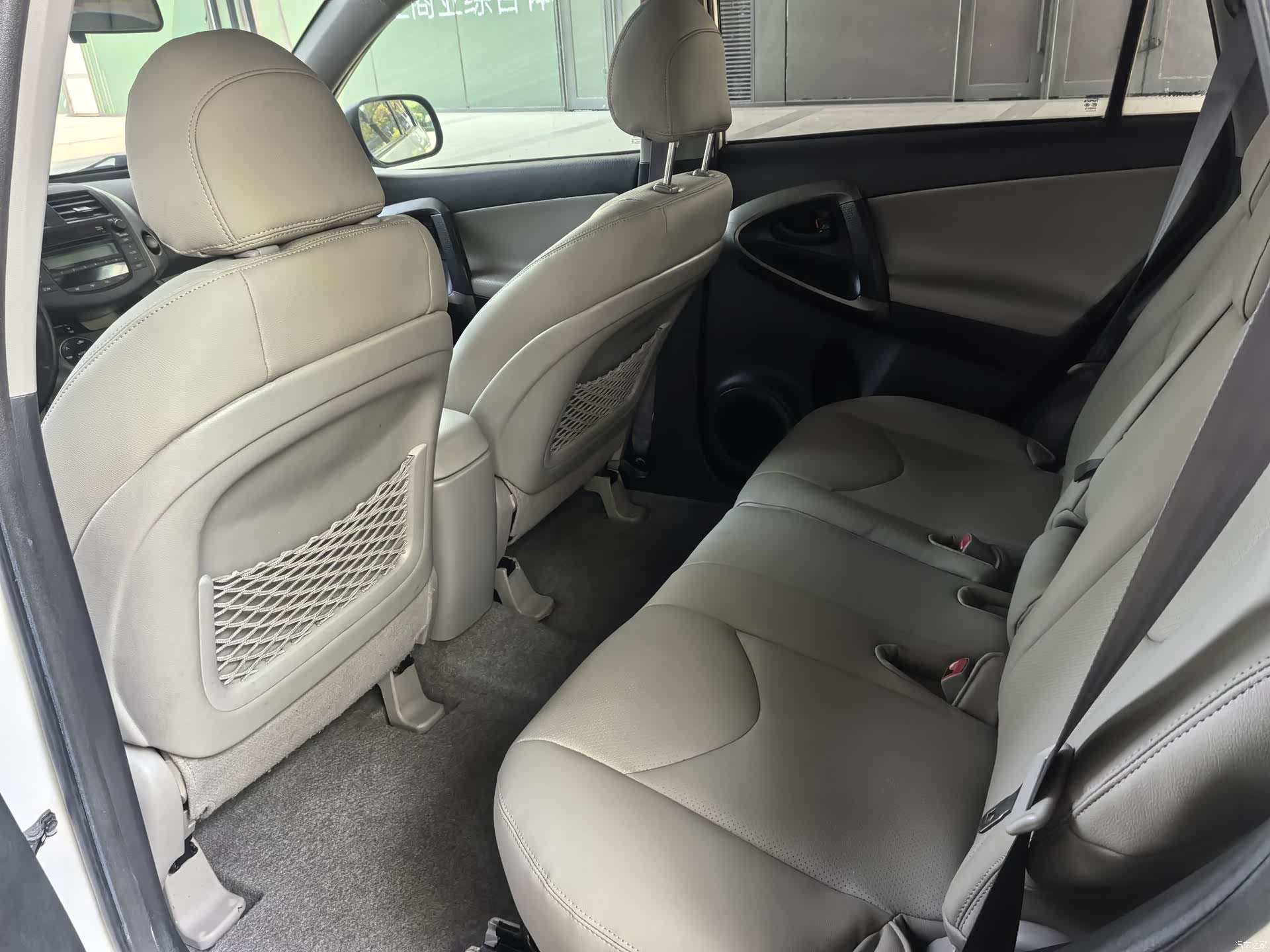 Toyota RAV4, 2011 12