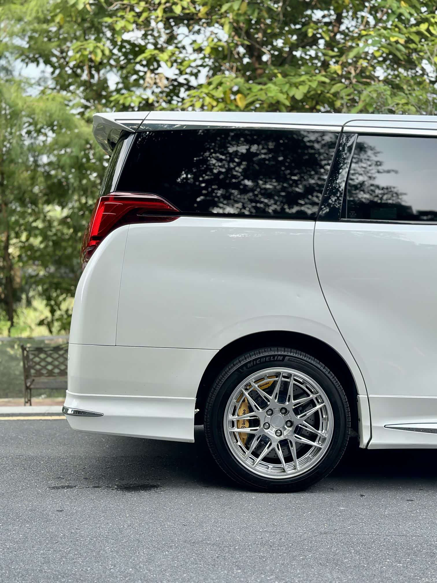 Toyota Alphard, 2017 11
