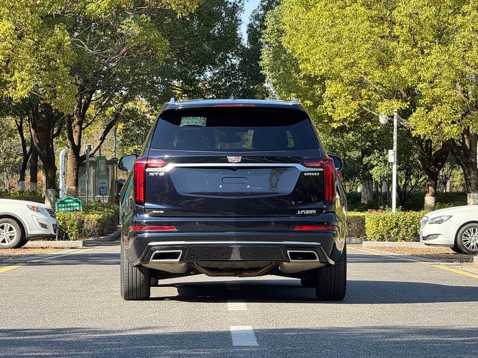 Cadillac XT6