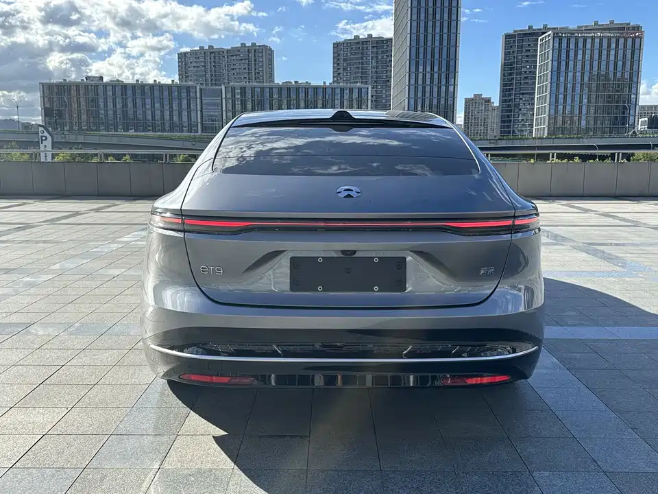 NIO ET9