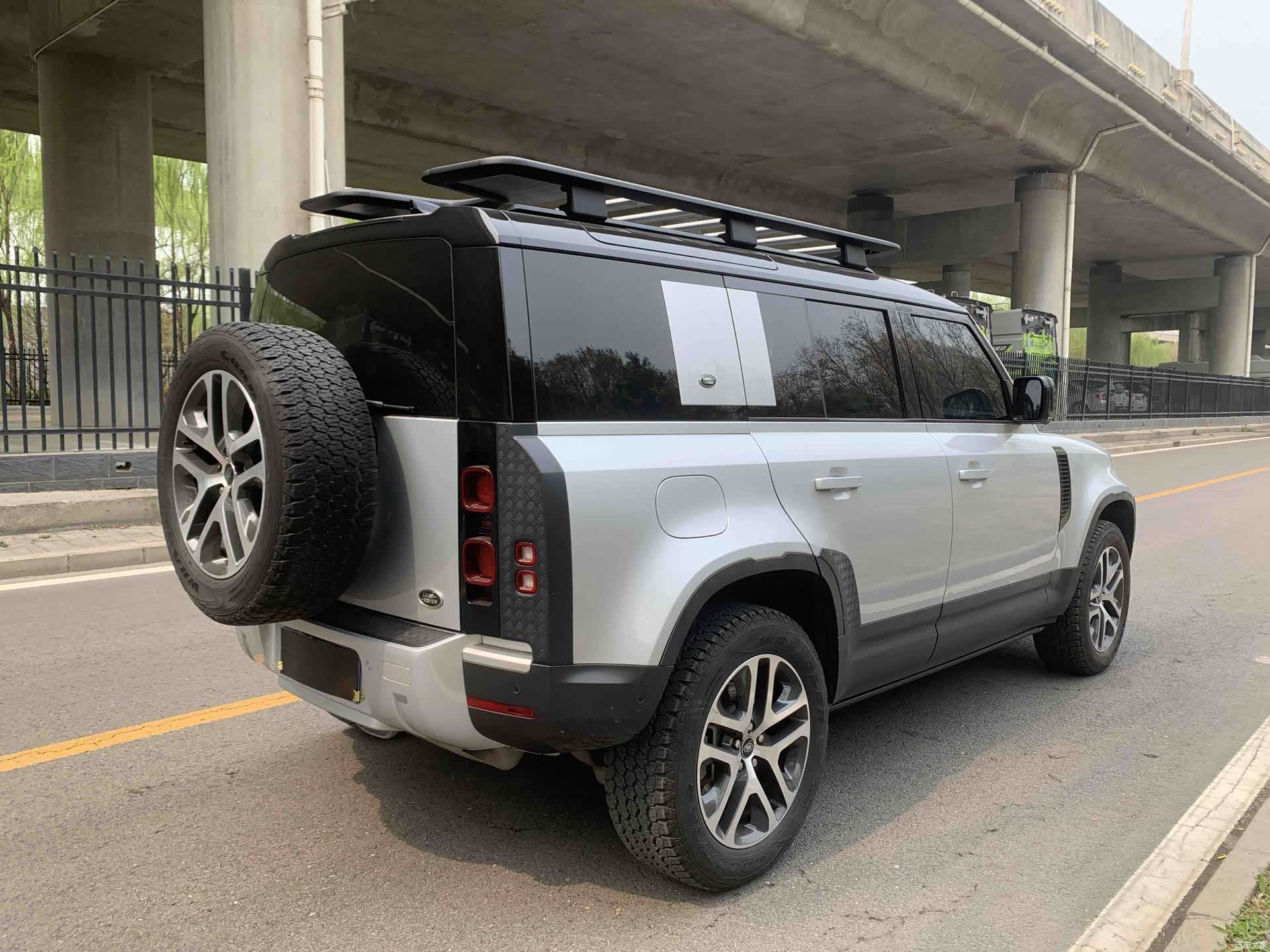 Land Rover Defender, 2022 6