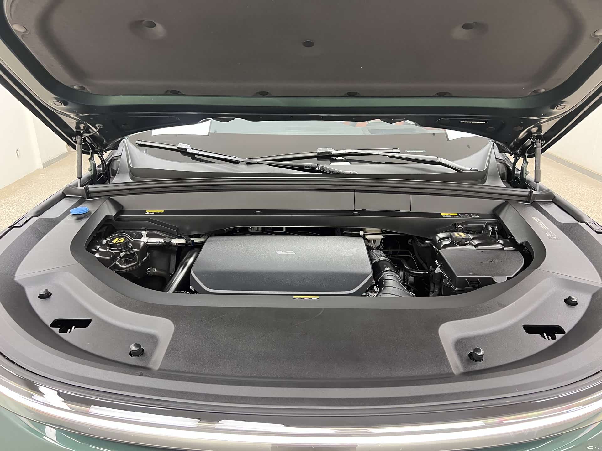 Li Auto L9, 2024 32