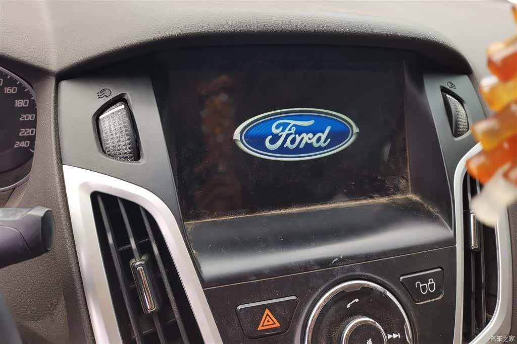 Ford Focus, 2015 13