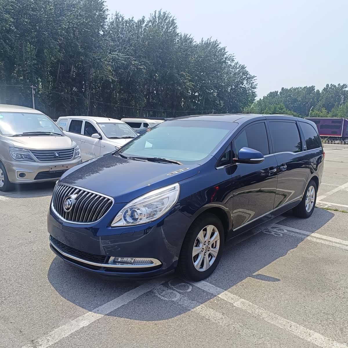 Buick GL8, 2017 1
