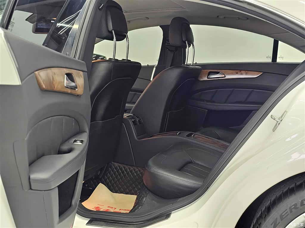 Mercedes-Benz CLS, 2015 31