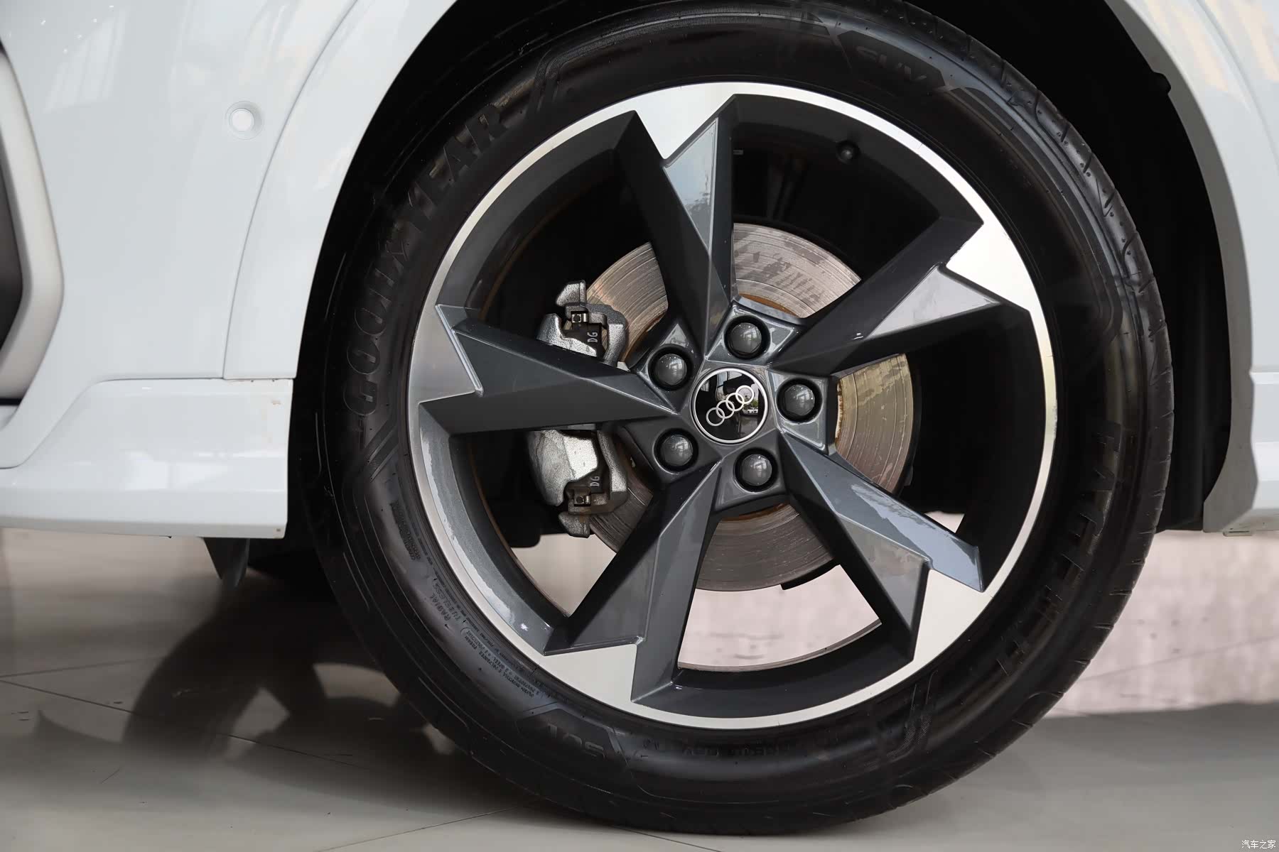 Audi Q3, 2022 4