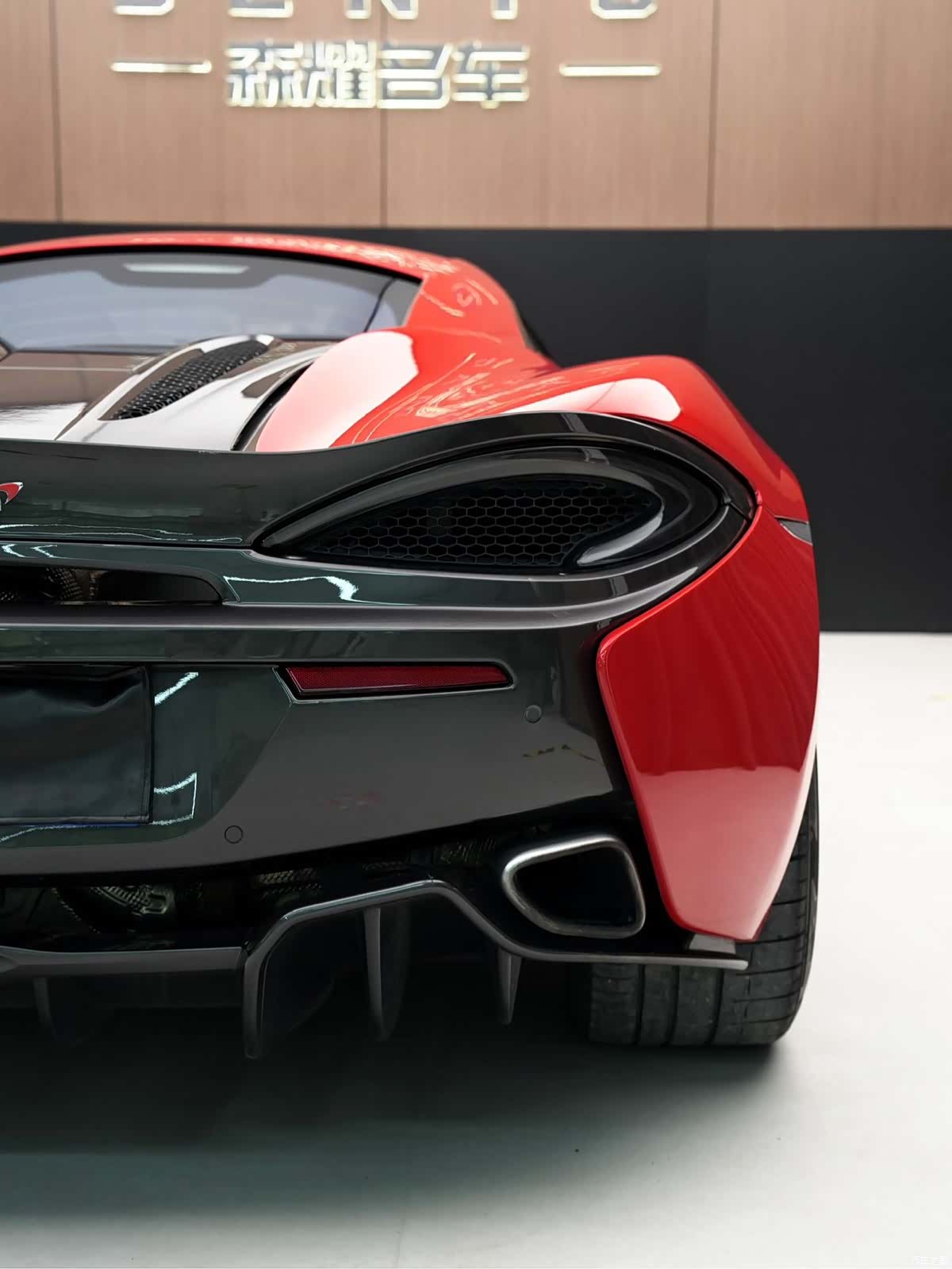 McLaren 570, 2018 15