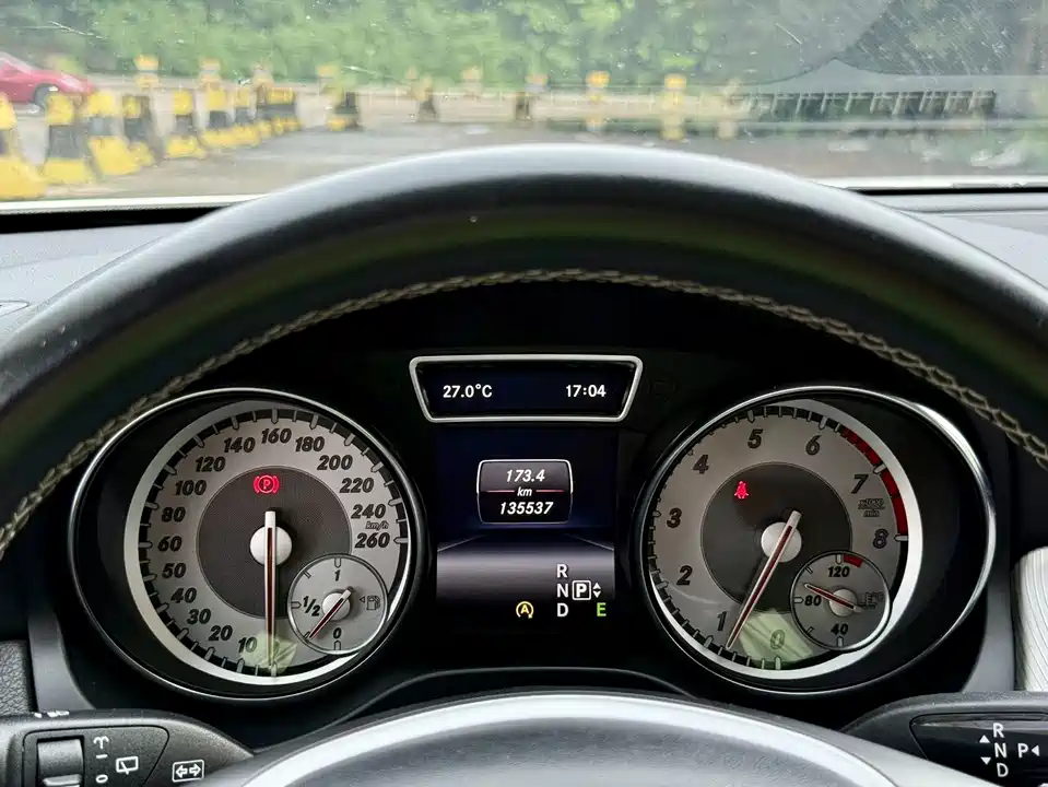 Mercedes-Benz GLA Mercedes-Benz GLA