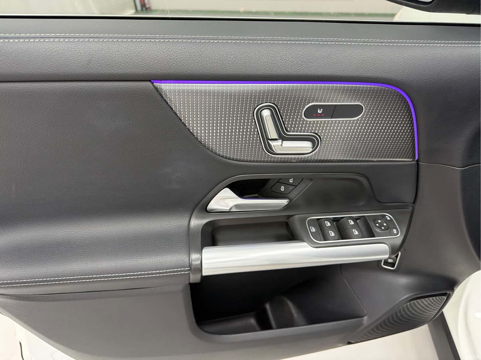 Mercedes-Benz GLA, 2022 13