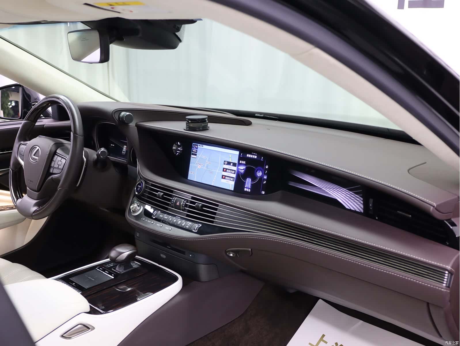Lexus LS, 2018 18