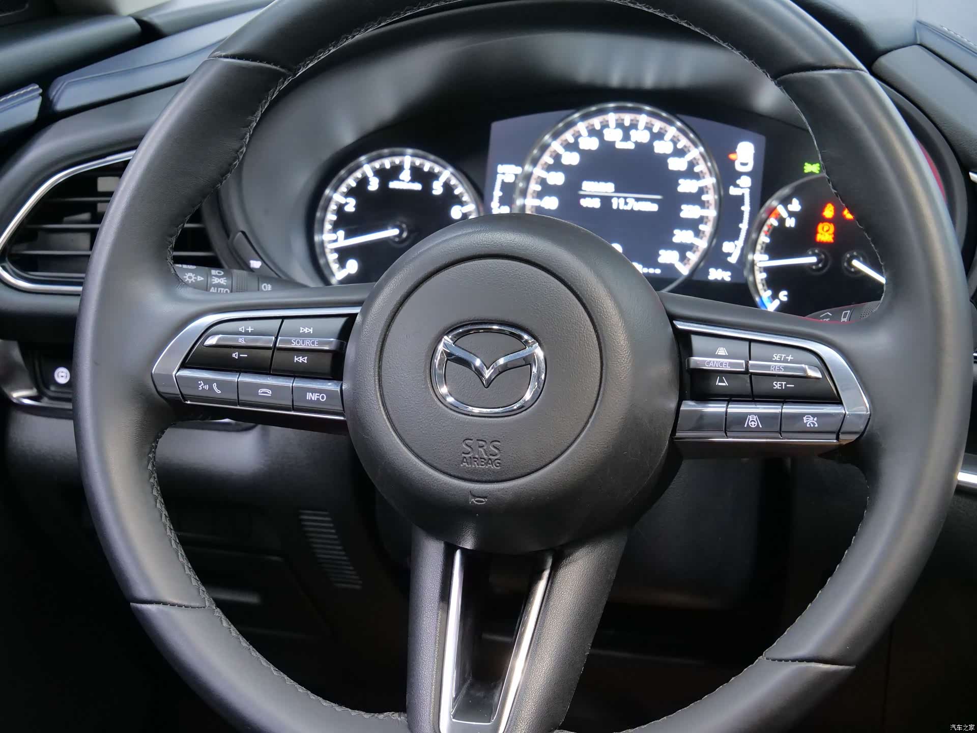 Mazda CX-30, 2024 15