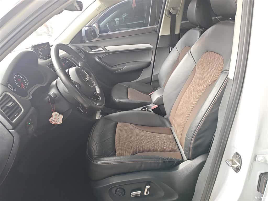 Audi Q3, 2017 11