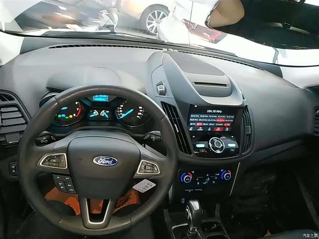 Ford Kuga, 2018 10