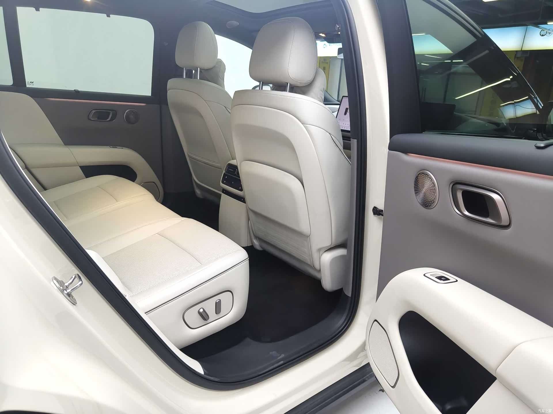 Li Auto i6, 2025 11