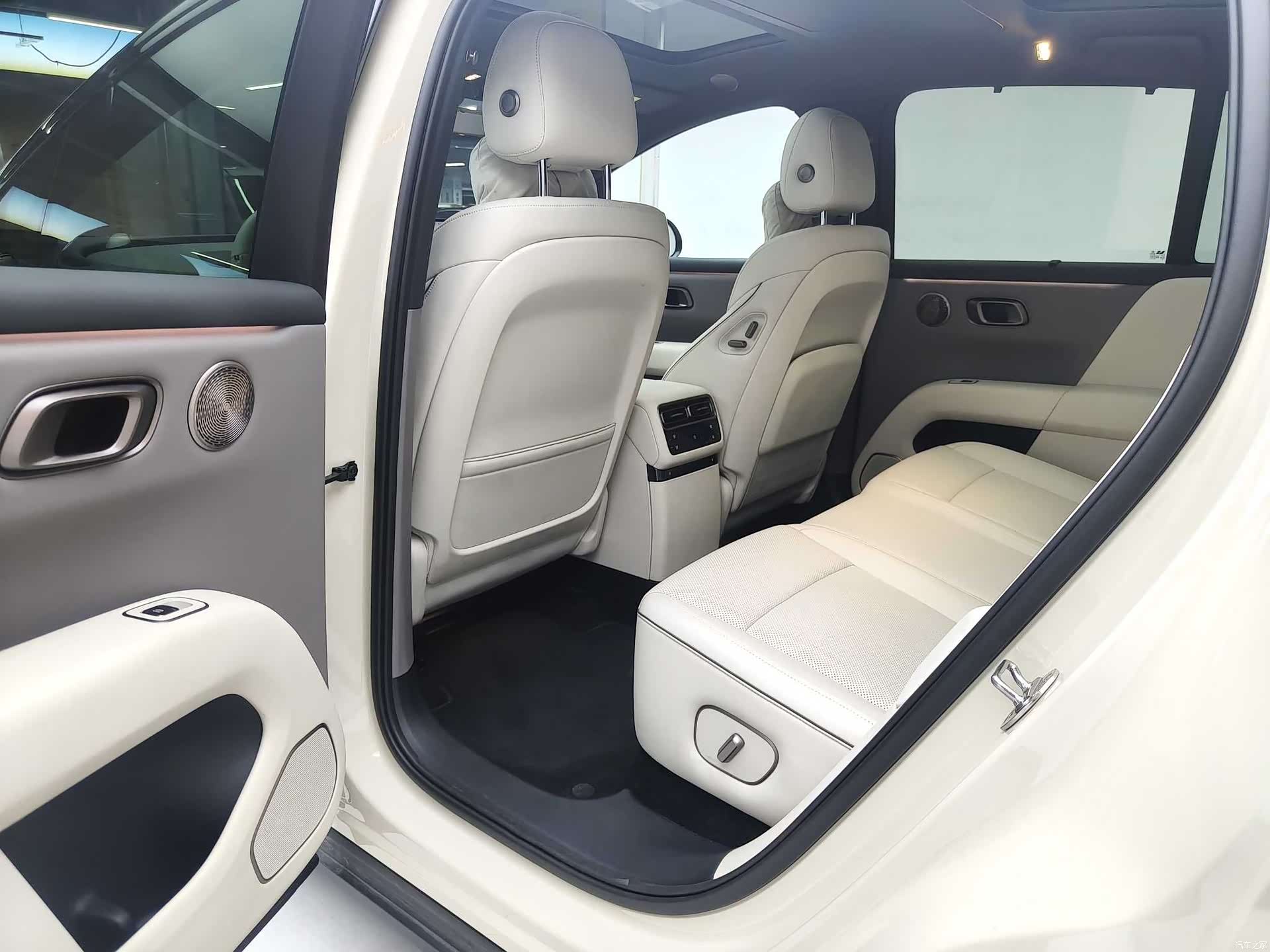 Li Auto i6, 2025 12